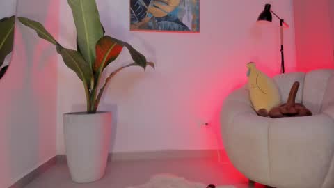 Sara Winstone online show from November 2025 11:16:02 PM