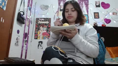 Snapshot of saray_extrovert1 chatting on December 2024 11:32:02 AM Sara Jimenez online show from December 2024 11:32:02 AM