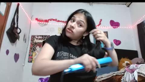 Snapshot of saray_extrovert1 chatting on October 2025 01:26:01 AM Sara Jimenez online show from October 2025 01:26:01 AM