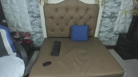 Snapshot of saraymilk chatting on March 2026 01:01:01 AM Saray online show from March 2026 01:01:01 AM