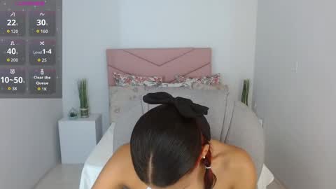 Saray Vega online show from October 2025 07:22:02 PM