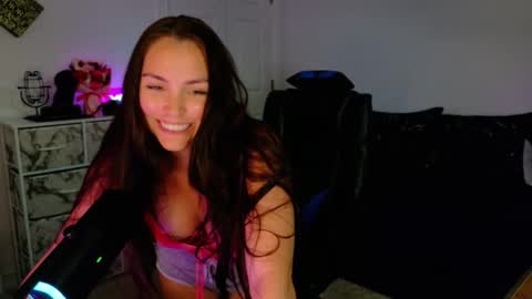 sariaaahh online show from February 2026 11:00:01 PM