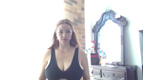 Snapshot of sariii1 chatting on January 2025 02:18:01 PM Sara online show from January 2025 02:18:01 PM