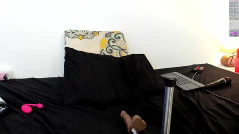 Sara online show from October 2025 02:25:02 PM