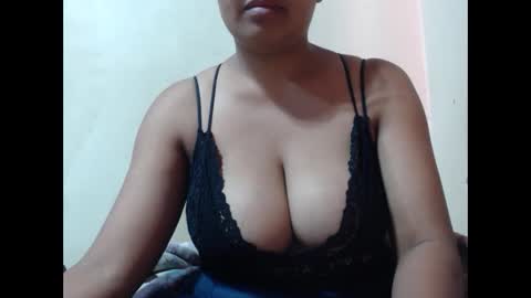 Snapshot of saronette chatting on October 2025 06:31:01 AM saronette online show from October 2025 06:31:01 AM