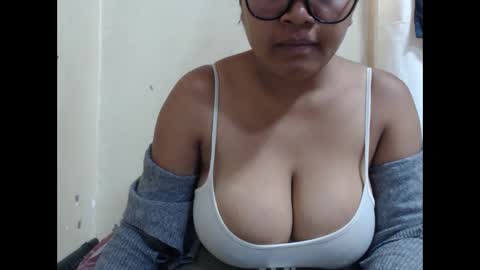 saronette online show from April 2026 04:57:01 AM