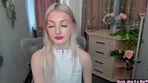 Snapshot of sarrah_blush chatting on September 2025 08:16:01 AM sarrah_blush online show from September 2025 08:16:01 AM