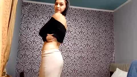 Valentina online show from September 2025 08:21:02 PM