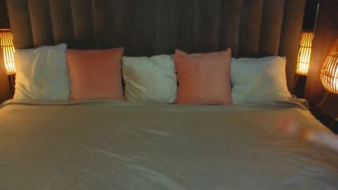 Sasha Exclusive online show from October 2025 01:22:02 PM