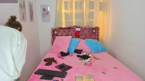 sasha morelo online show from December 2025 12:42:02 PM