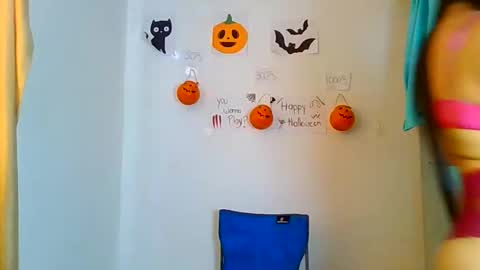 Camila online show from October 2025 07:15:01 PM