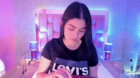 Camila  online show from February 2025 11:43:02 AM