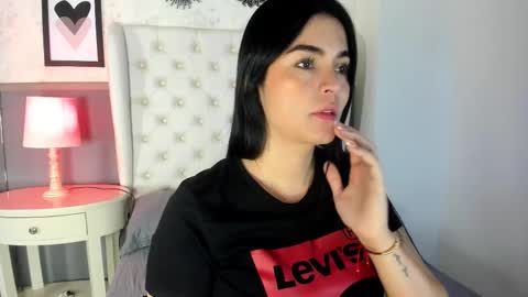 Camila  online show from September 2025 11:46:02 AM