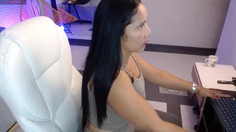 Snapshot of sashaavixen chatting on October 2025 12:05:02 PM Sasha  online show from October 2025 12:05:02 PM