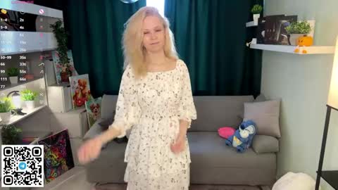 Snapshot of sashablonde_ chatting on May 2026 05:58:02 AM Sasha online show from May 2026 05:58:02 AM