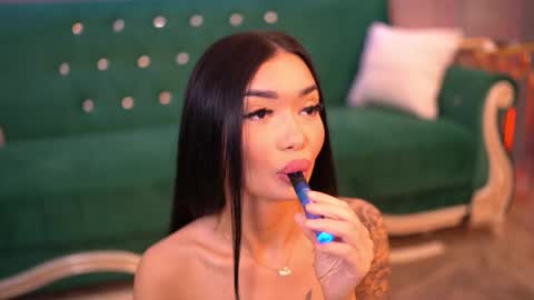 Dennise online show from March 2025 07:40:01 PM