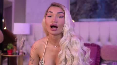 Dennise online show from September 2025 06:20:01 PM