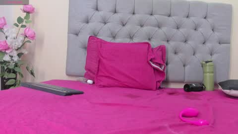 Manuela  online show from January 2025 09:07:01 PM