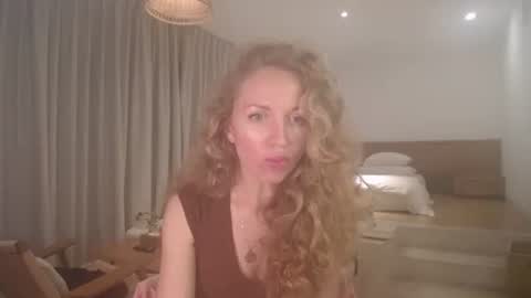 Snapshot of sashasweetsasha chatting on December 2025 11:52:02 AM Sasha online show from December 2025 11:52:02 AM