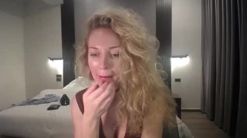 Snapshot of sashasweetsasha chatting on February 2026 01:10:01 PM Sasha online show from February 2026 01:10:01 PM