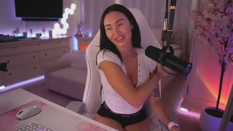 sashawest_official online show from July 2026 10:56:01 PM