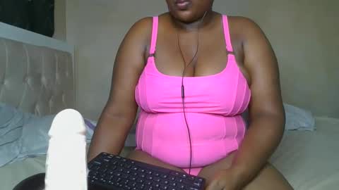 sassie_bee online show from February 2025 09:46:01 PM