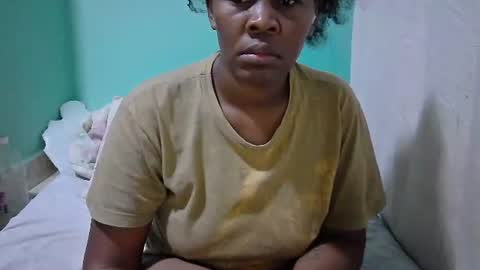 Snapshot of sassy_bella chatting on February 2025 03:41:01 AM sassy_bella online show from February 2025 03:41:01 AM