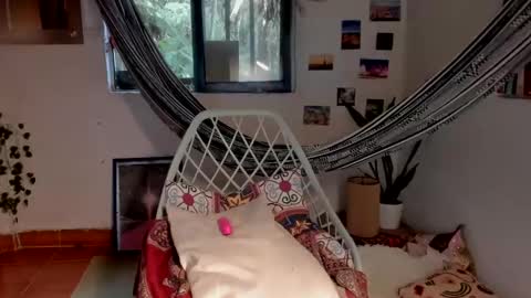 Ms. Oh   online show from March 2025 09:35:01 PM