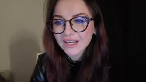 Lori online show from February 2026 07:09:01 PM