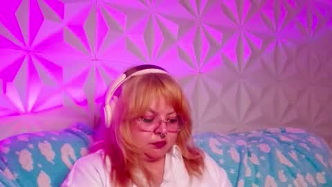 Gina George online show from October 2025 02:10:01 AM