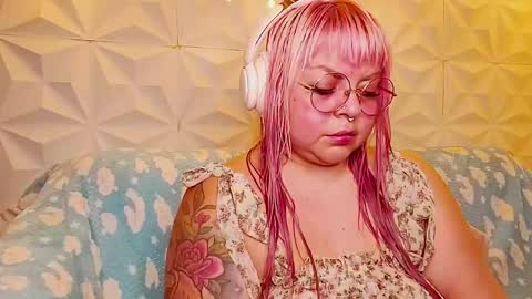 Gina George online show from May 2026 10:11:02 PM