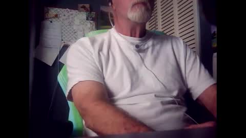 satyr64 online show from April 2026 02:32:02 PM