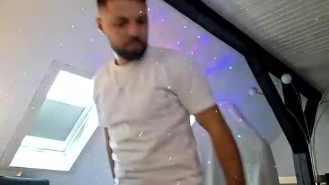 Kamil... online show from January 2026 12:21:01 PM