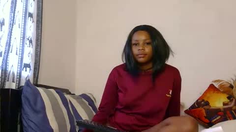 Snapshot of saucy_angels chatting on October 2025 05:41:02 AM Saucy online show from October 2025 05:41:02 AM