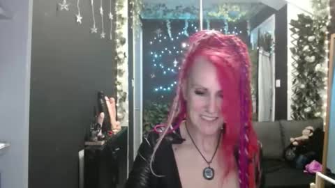 SaucySky online show from September 2025 09:51:01 PM