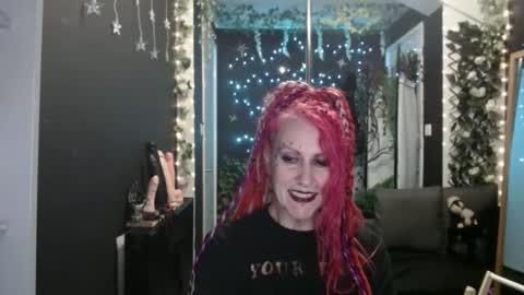 SaucySky online show from September 2025 07:08:02 PM