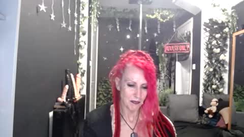 SaucySky online show from April 2026 10:26:01 PM