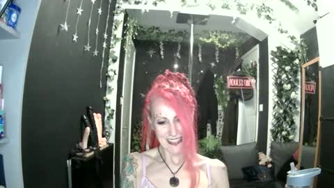SaucySky online show from June 2026 08:33:02 PM