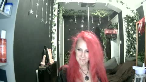 SaucySky online show from July 2026 09:17:02 PM