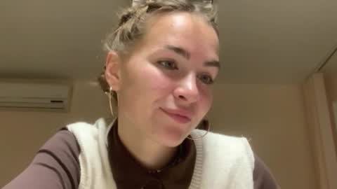 Snapshot of saundrayeeloy chatting on September 2025 04:39:02 PM Martha online show from September 2025 04:39:02 PM
