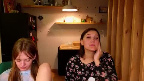 LUNA and ANNA    online show from September 2025 06:20:01 PM