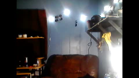 Snapshot of savage352ratchet chatting on January 2025 10:13:02 PM Bugglove online show from January 2025 10:13:02 PM