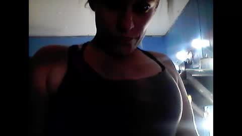 Snapshot of savage352ratchet chatting on January 2025 10:13:02 PM Bugglove online show from January 2025 10:13:02 PM