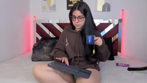 savannahbunny online show from September 2025 02:00:02 PM
