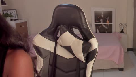 Savannahwildee online show from December 2024 10:47:01 AM