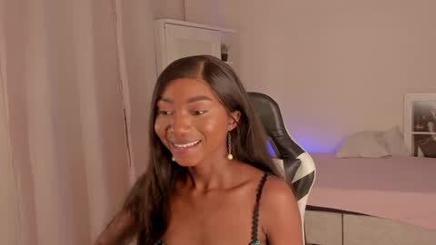 Savannahwildee online show from December 2024 08:26:02 PM