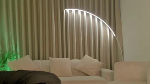 Savannahwildee online show from September 2025 11:44:01 AM