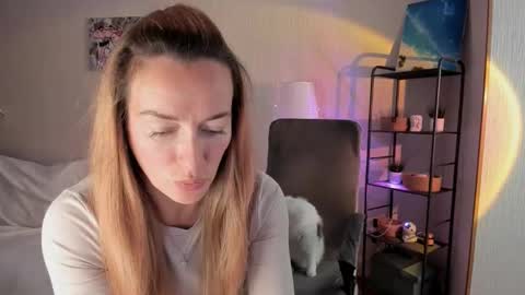 save the qween online show from September 2025 10:31:02 AM