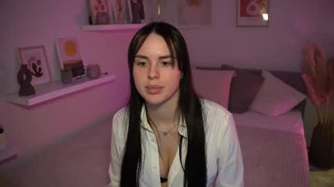 Snapshot of savvage_play chatting on February 2025 07:49:01 PM Naomi online show from February 2025 07:49:01 PM