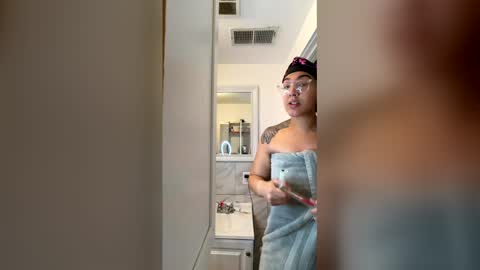 saxxykvexxed online show from February 2026 04:18:01 PM